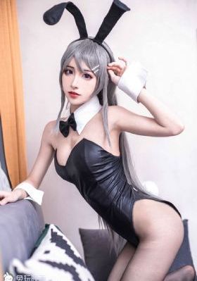 她在她老公面前被耍了